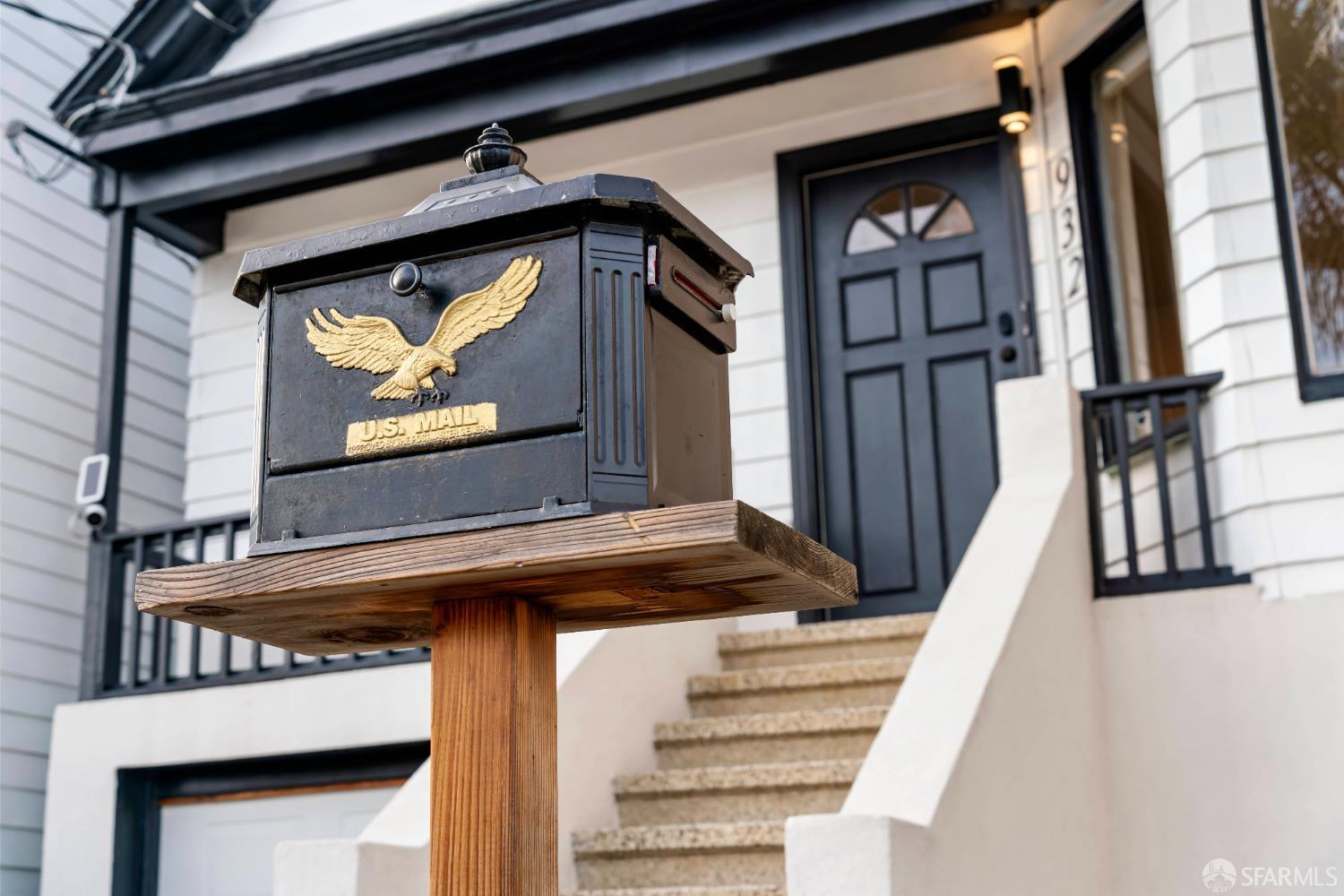 Detail Gallery Image 5 of 90 For 932 Silliman St, San Francisco,  CA 94134 - 3 Beds | 2/1 Baths