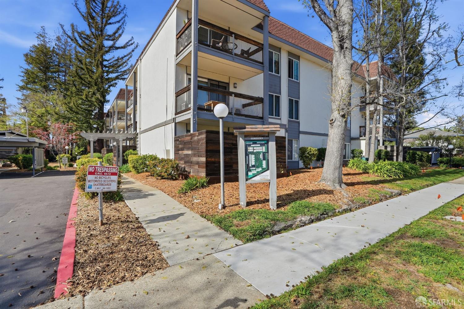 Detail Gallery Image 2 of 27 For 4081 Clayton Rd #235,  Concord,  CA 94521 - 1 Beds | 1 Baths