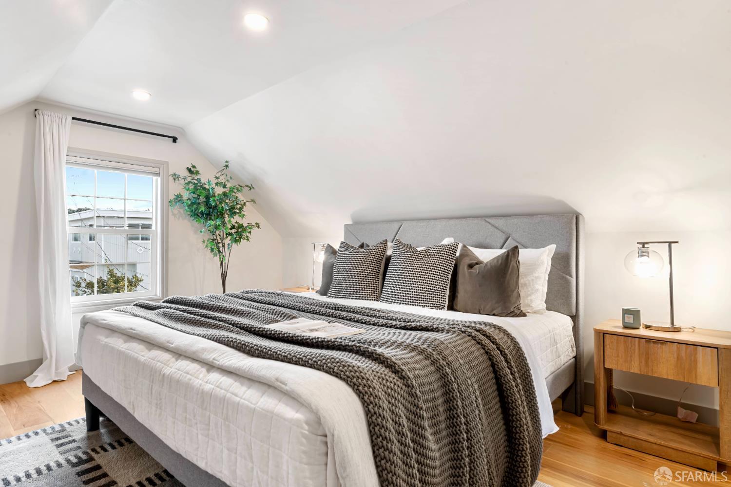 Detail Gallery Image 33 of 90 For 932 Silliman St, San Francisco,  CA 94134 - 3 Beds | 2/1 Baths