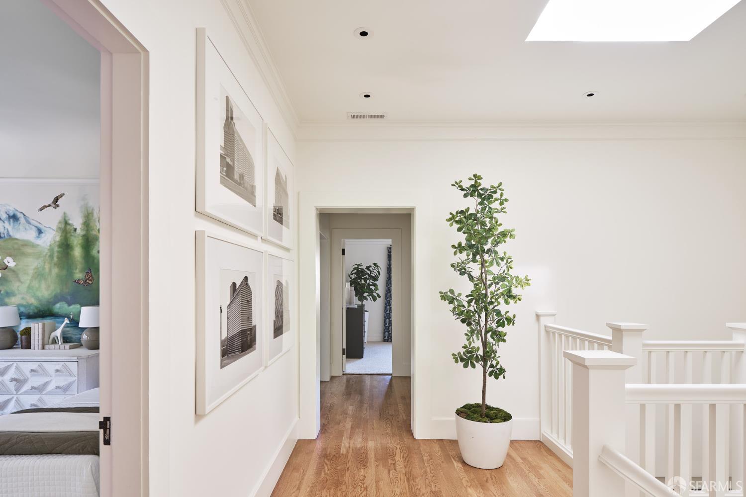 Detail Gallery Image 26 of 41 For 241 Frederick St, San Francisco,  CA 94117 - 5 Beds | 3/1 Baths