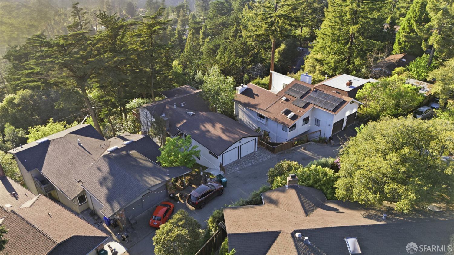 Detail Gallery Image 3 of 85 For 8440 Skyline Blvd, Oakland,  CA 94611 - 5 Beds | 3/1 Baths