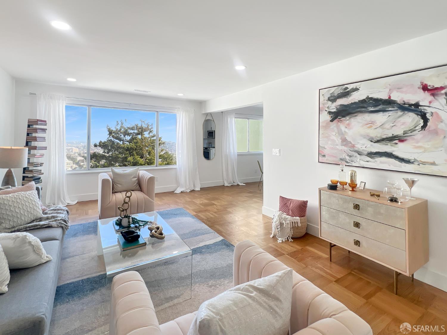 Detail Gallery Image 2 of 35 For 3711 Market St Top,  San Francisco,  CA 94131 - 2 Beds | 1 Baths