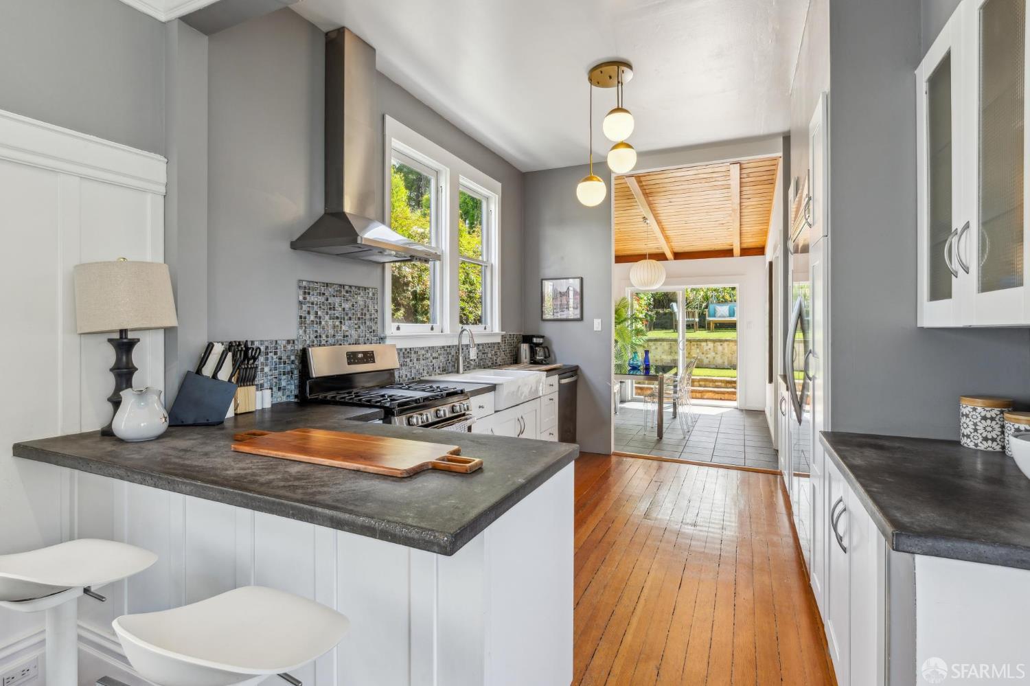 Detail Gallery Image 8 of 46 For 102 Santa Marina St, San Francisco,  CA 94110 - 4 Beds | 3 Baths