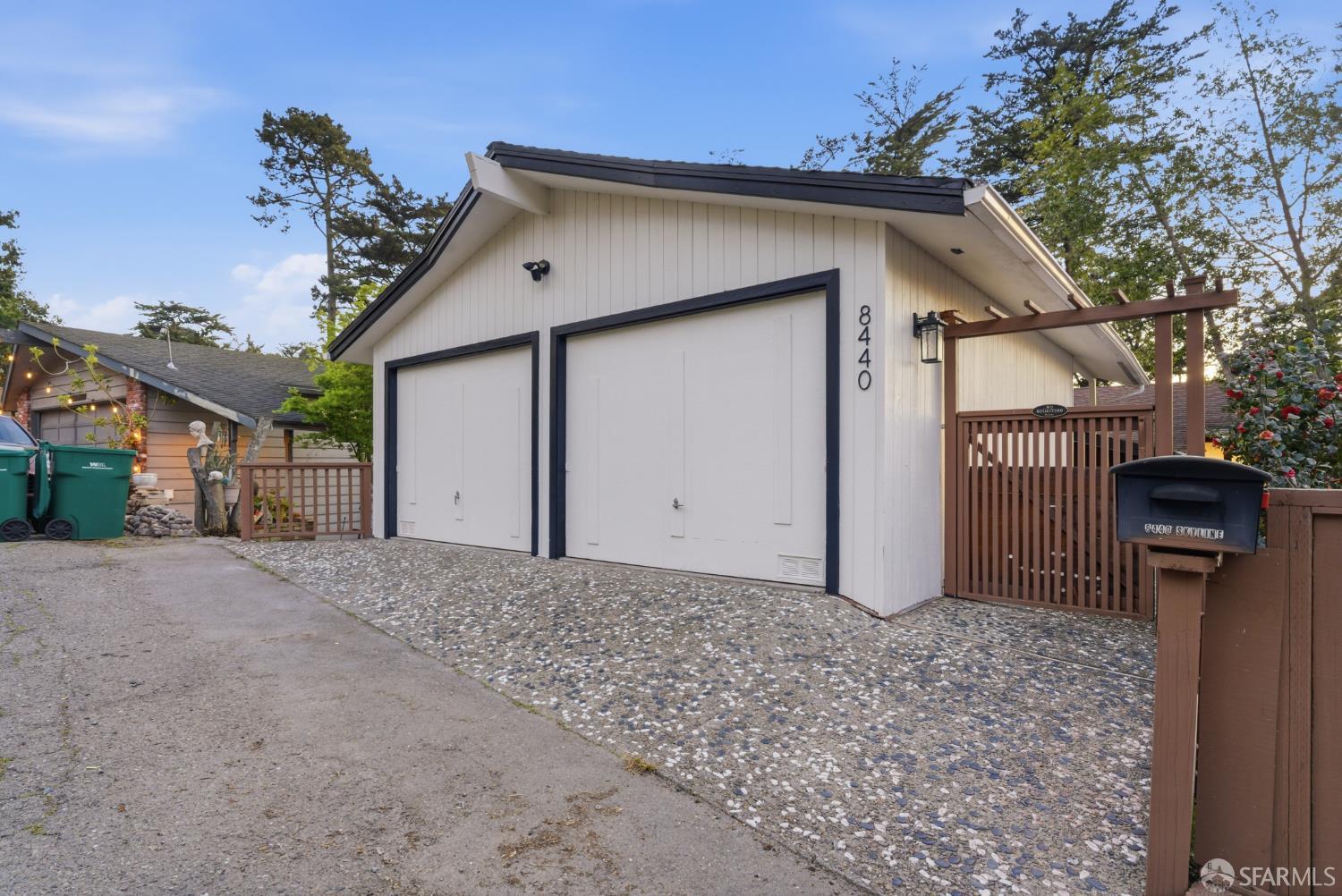 Detail Gallery Image 66 of 85 For 8440 Skyline Blvd, Oakland,  CA 94611 - 5 Beds | 3/1 Baths