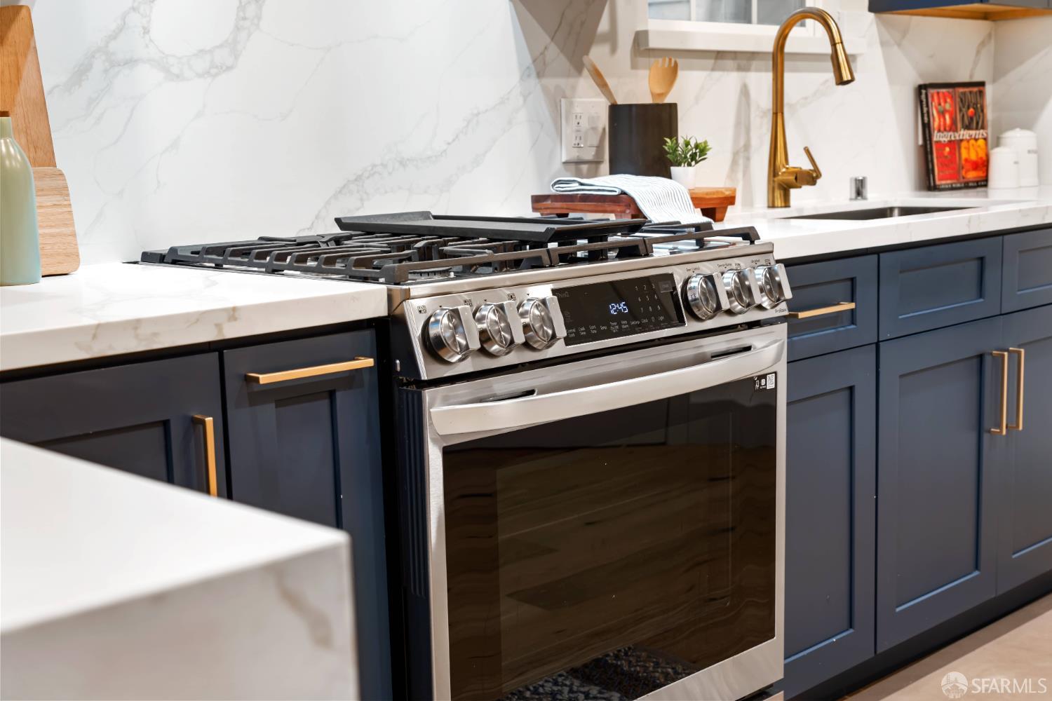 Detail Gallery Image 19 of 90 For 932 Silliman St, San Francisco,  CA 94134 - 3 Beds | 2/1 Baths