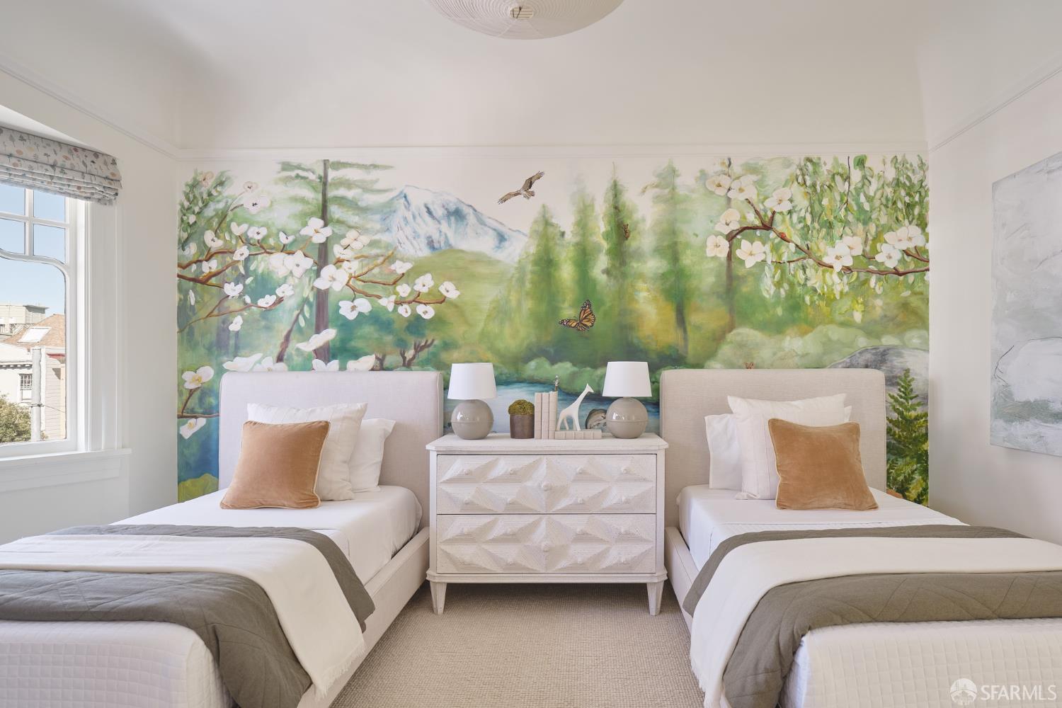 Detail Gallery Image 25 of 41 For 241 Frederick St, San Francisco,  CA 94117 - 5 Beds | 3/1 Baths