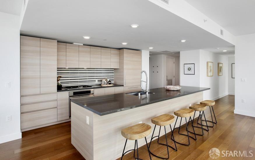 Detail Gallery Image 8 of 42 For 708 Long Bridge St #1010,  San Francisco,  CA 94158 - 2 Beds | 2 Baths