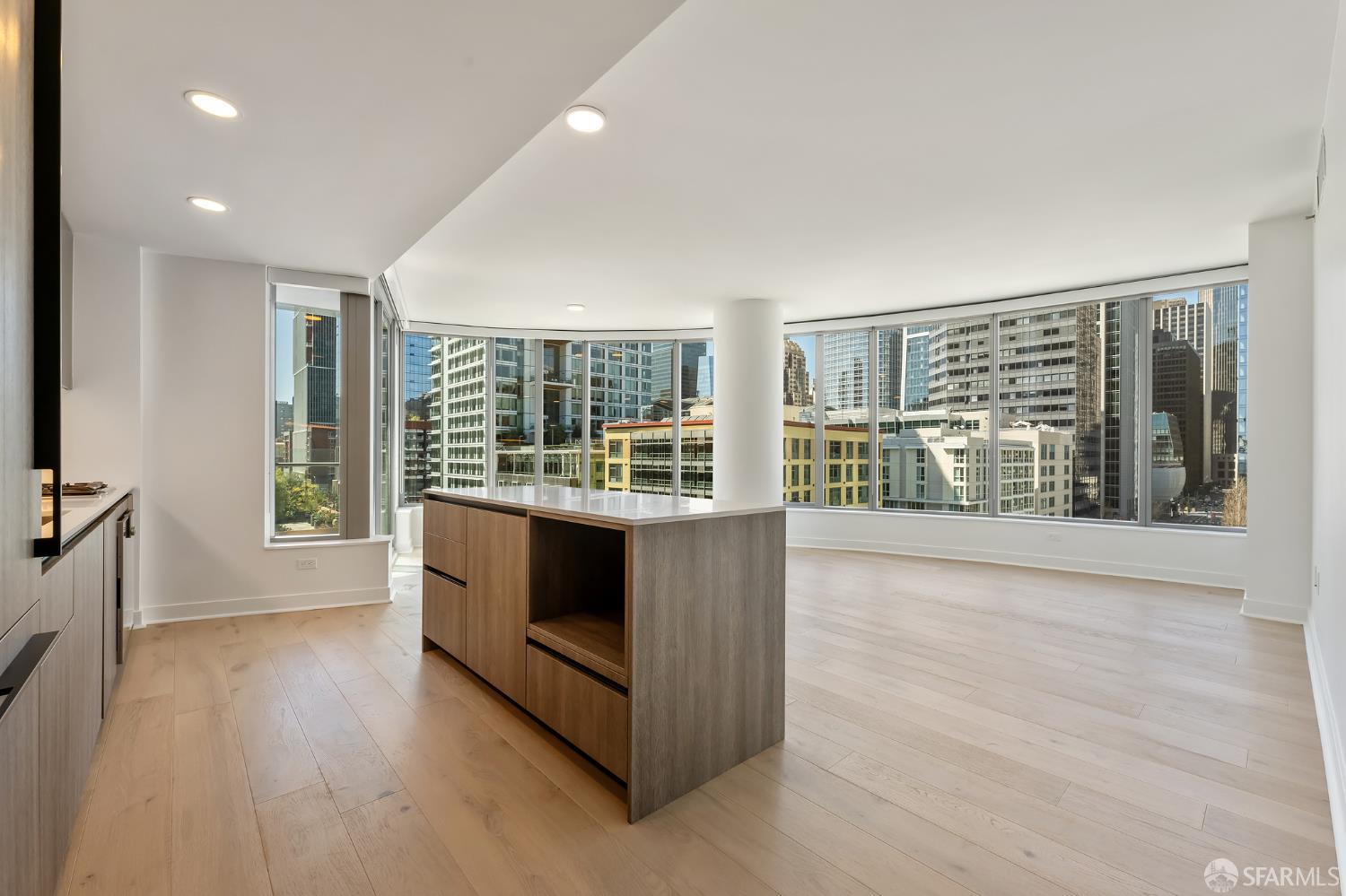 Detail Gallery Image 5 of 51 For 201 Folsom St 8a,  San Francisco,  CA 94105 - 2 Beds | 2 Baths
