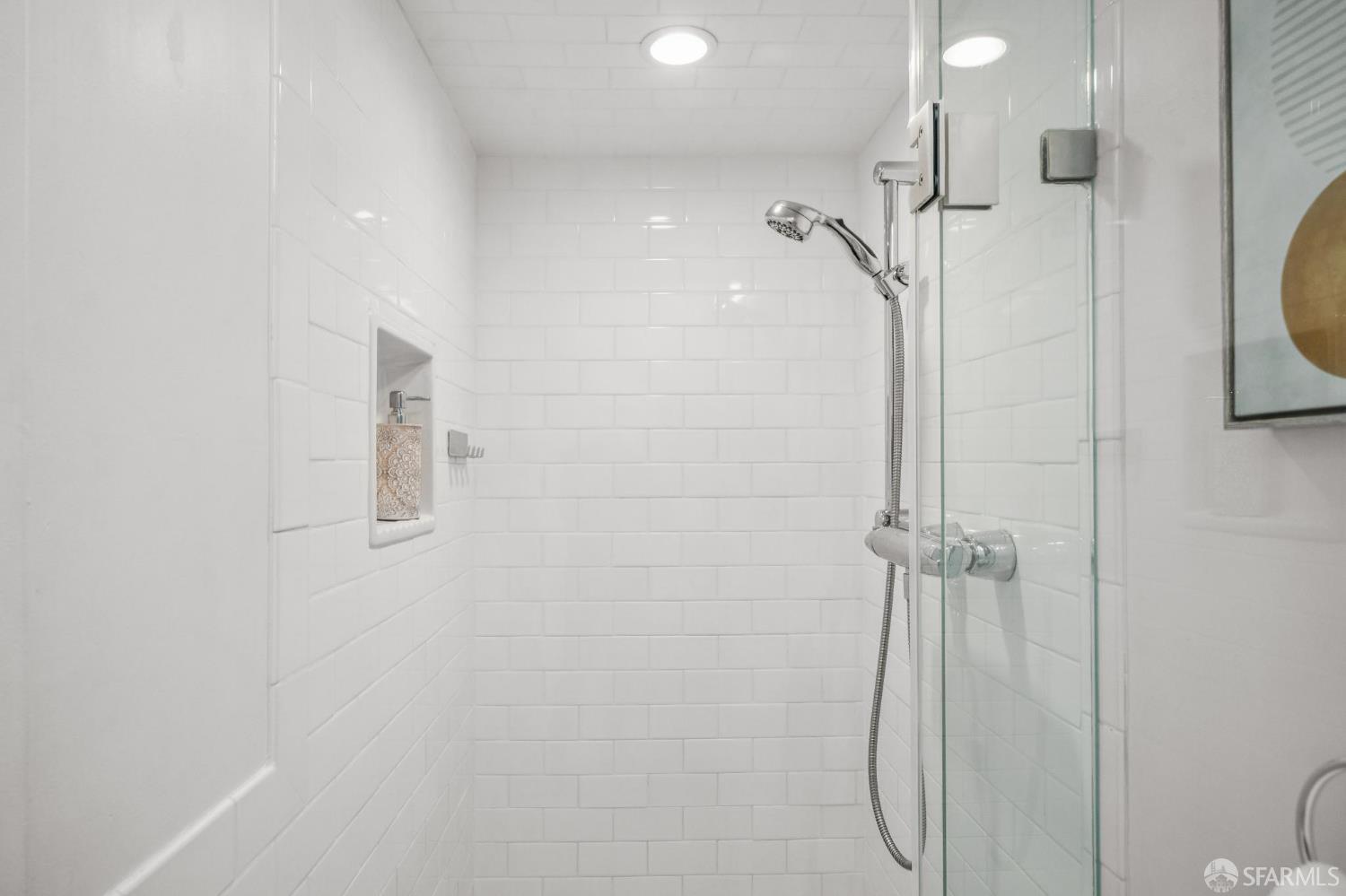 Detail Gallery Image 25 of 44 For 4092 17th St, San Francisco,  CA 94114 - 1 Beds | 1 Baths