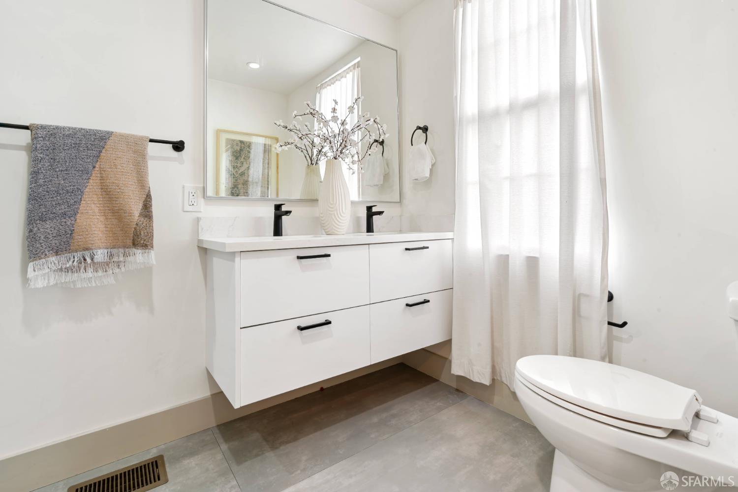 Detail Gallery Image 28 of 90 For 932 Silliman St, San Francisco,  CA 94134 - 3 Beds | 2/1 Baths