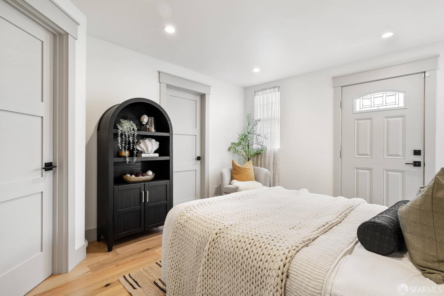 Detail Gallery Image 27 of 90 For 932 Silliman St, San Francisco,  CA 94134 - 3 Beds | 2/1 Baths