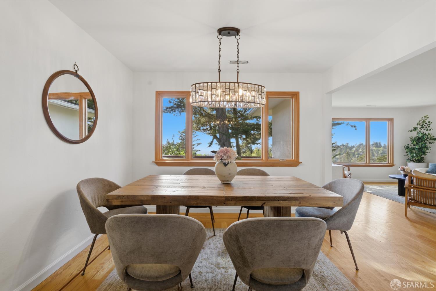 Detail Gallery Image 14 of 85 For 8440 Skyline Blvd, Oakland,  CA 94611 - 5 Beds | 3/1 Baths