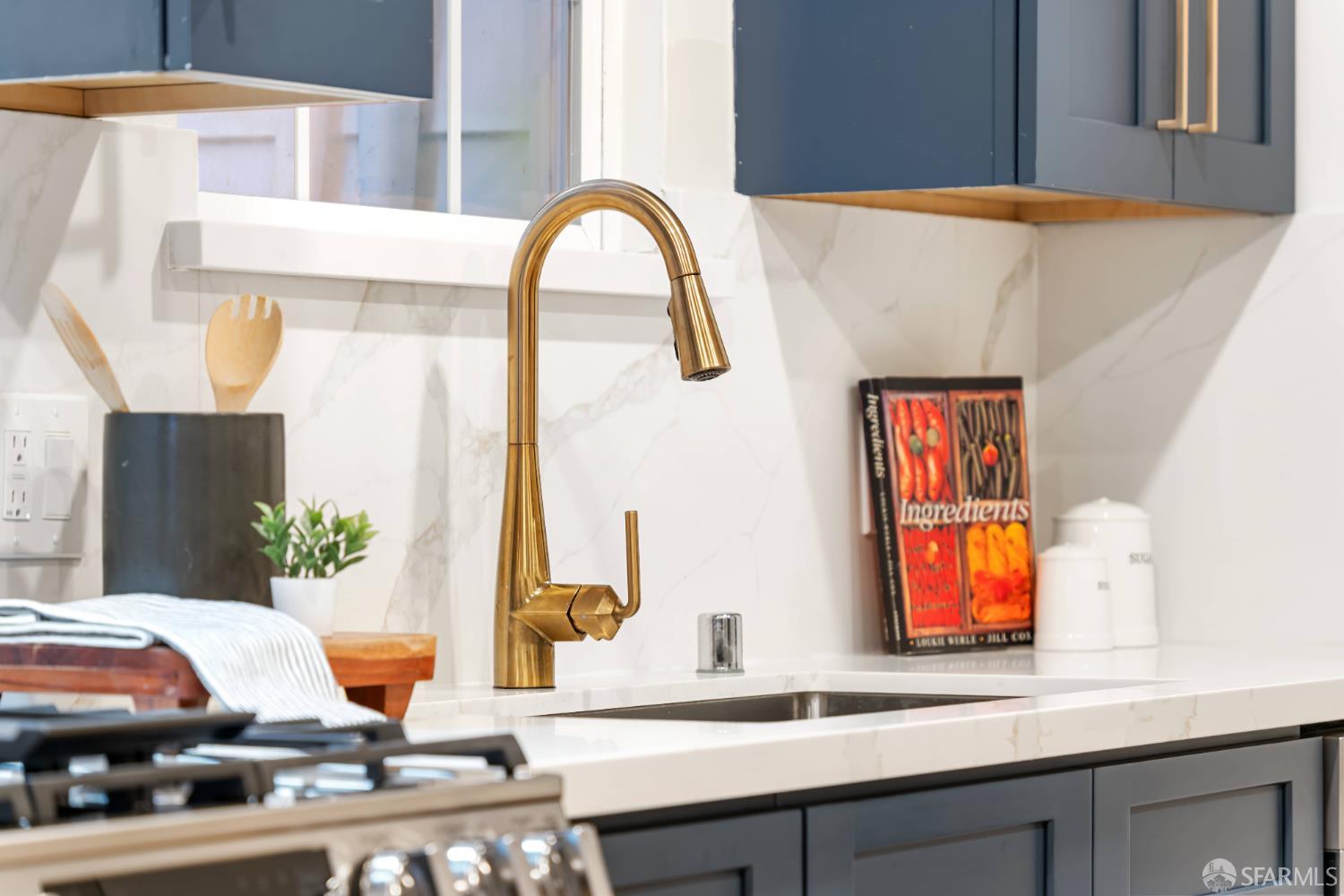 Detail Gallery Image 21 of 90 For 932 Silliman St, San Francisco,  CA 94134 - 3 Beds | 2/1 Baths