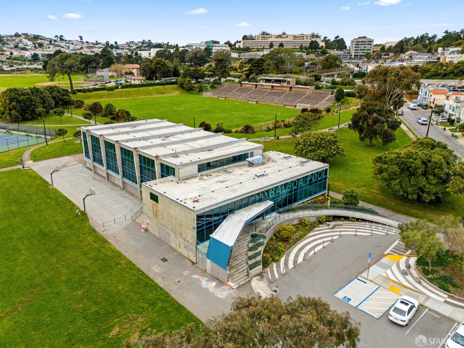 Detail Gallery Image 58 of 90 For 932 Silliman St, San Francisco,  CA 94134 - 3 Beds | 2/1 Baths