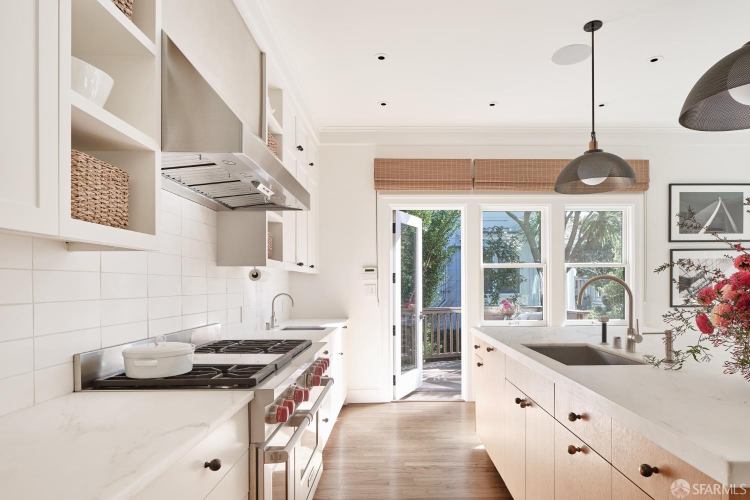 Detail Gallery Image 8 of 41 For 241 Frederick St, San Francisco,  CA 94117 - 5 Beds | 3/1 Baths