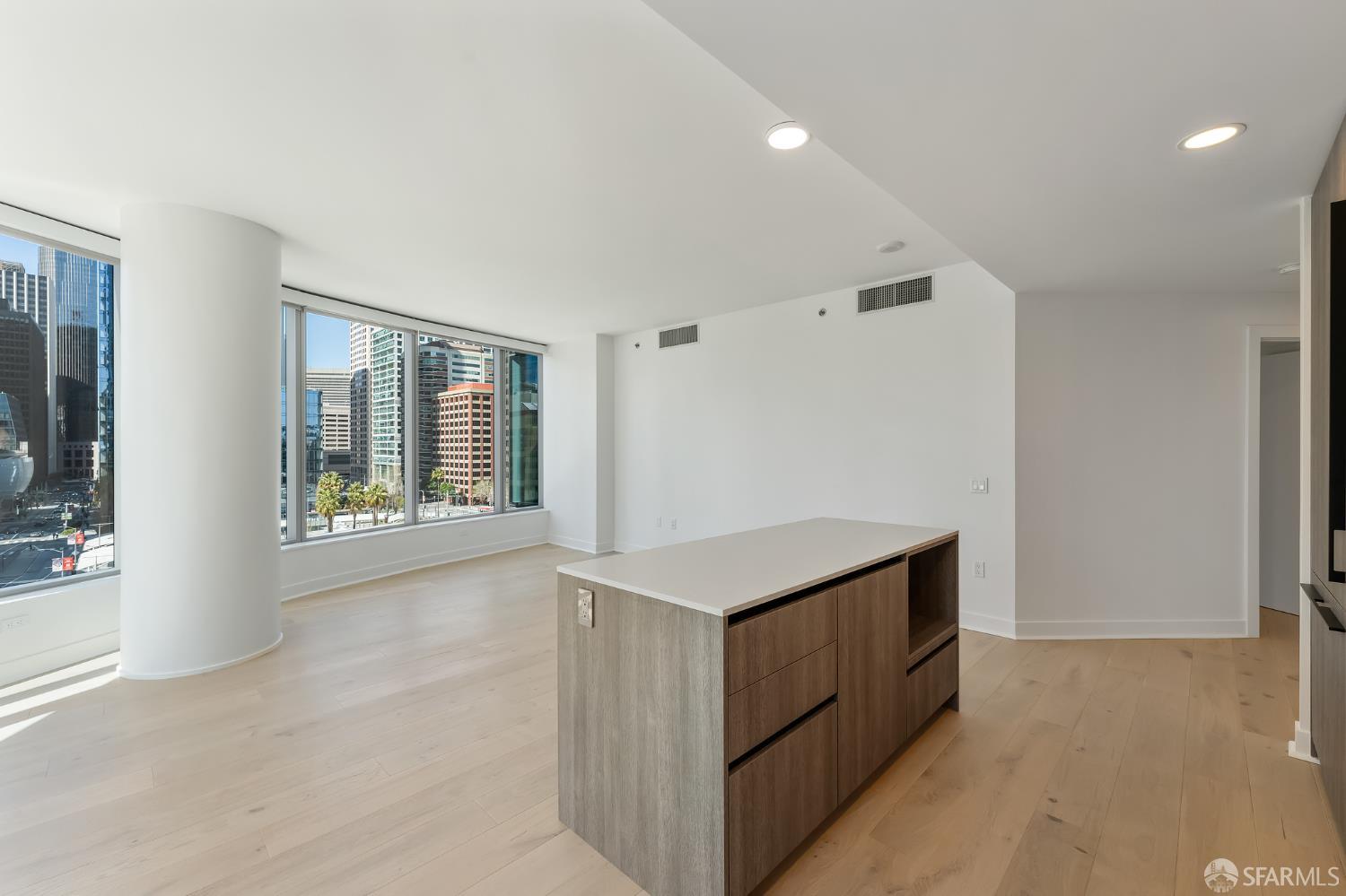 Detail Gallery Image 15 of 51 For 201 Folsom St 8a,  San Francisco,  CA 94105 - 2 Beds | 2 Baths