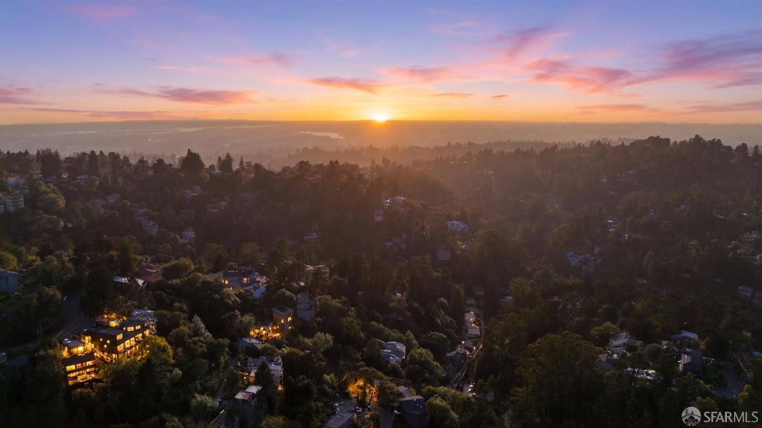 Detail Gallery Image 2 of 85 For 8440 Skyline Blvd, Oakland,  CA 94611 - 5 Beds | 3/1 Baths