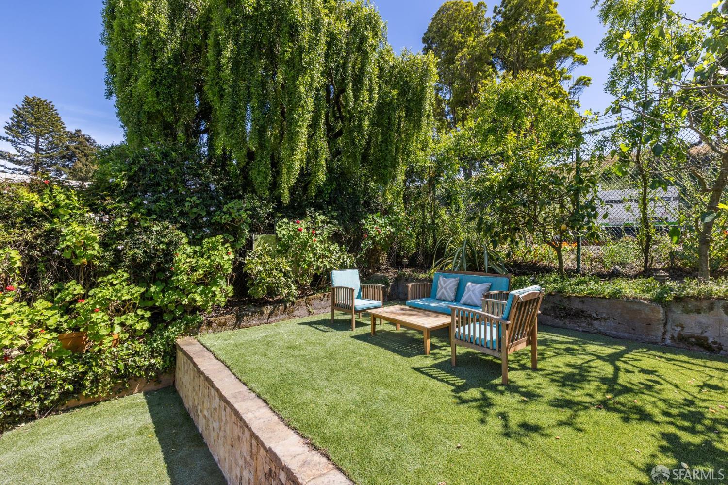 Detail Gallery Image 5 of 46 For 102 Santa Marina St, San Francisco,  CA 94110 - 4 Beds | 3 Baths