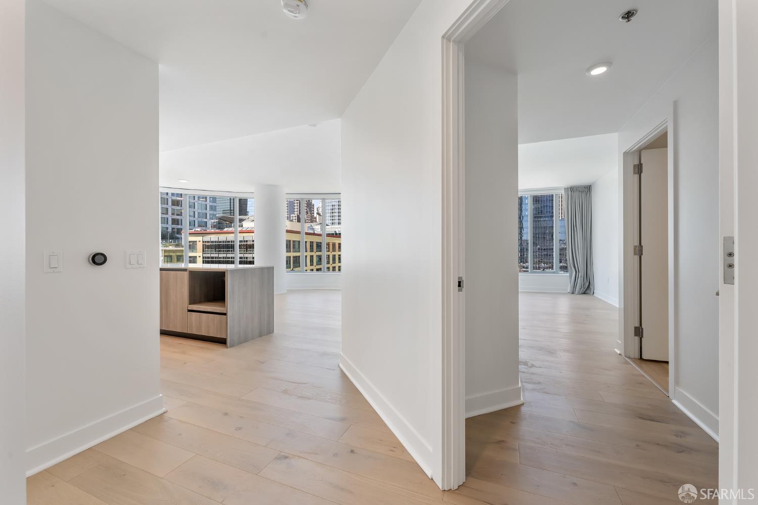Detail Gallery Image 4 of 51 For 201 Folsom St 8a,  San Francisco,  CA 94105 - 2 Beds | 2 Baths