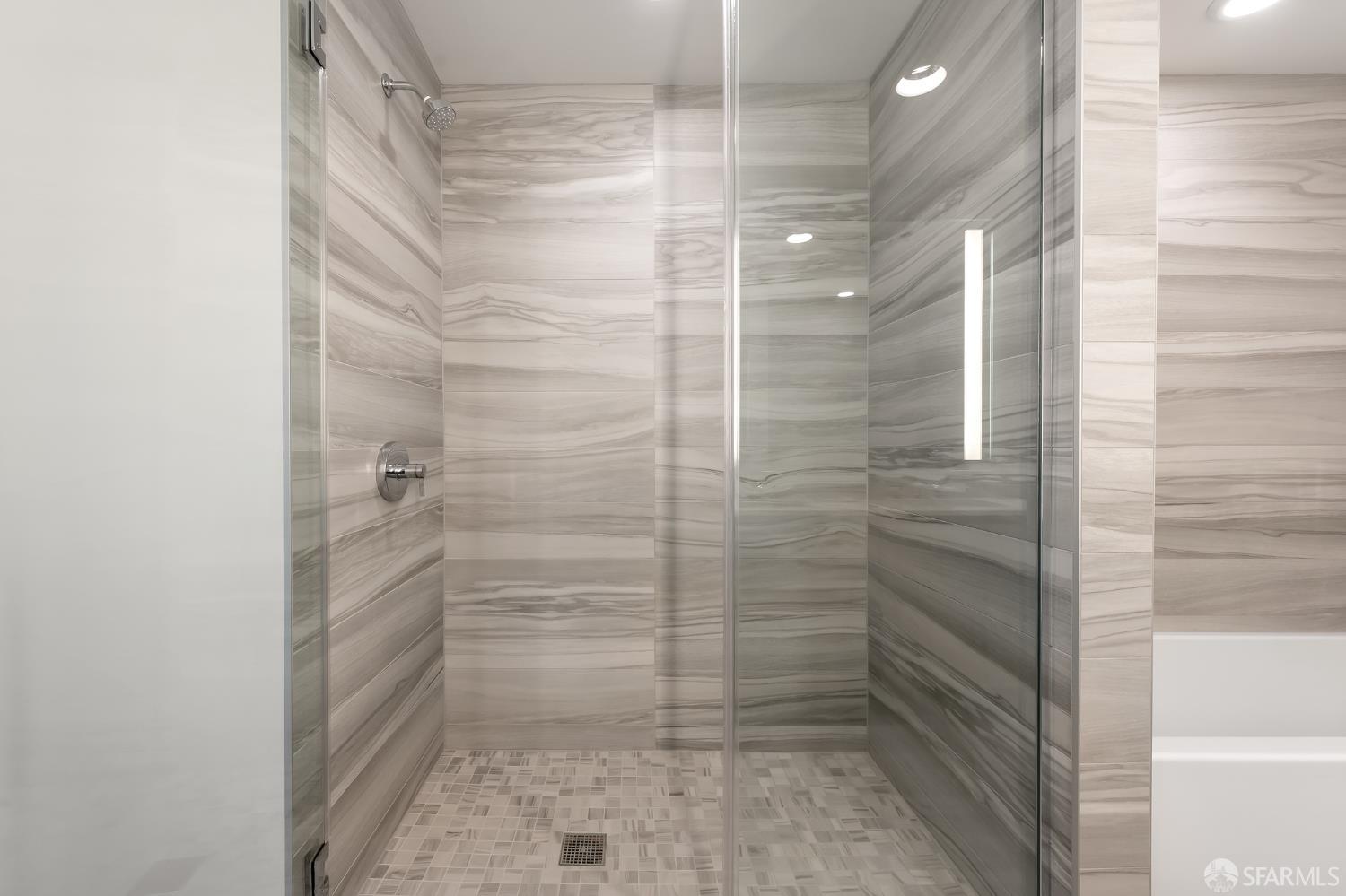 Detail Gallery Image 25 of 51 For 201 Folsom St 8a,  San Francisco,  CA 94105 - 2 Beds | 2 Baths