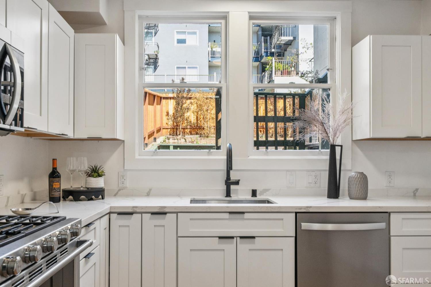 Detail Gallery Image 16 of 41 For 4090 17th St, San Francisco,  CA 94114 - 1 Beds | 1 Baths