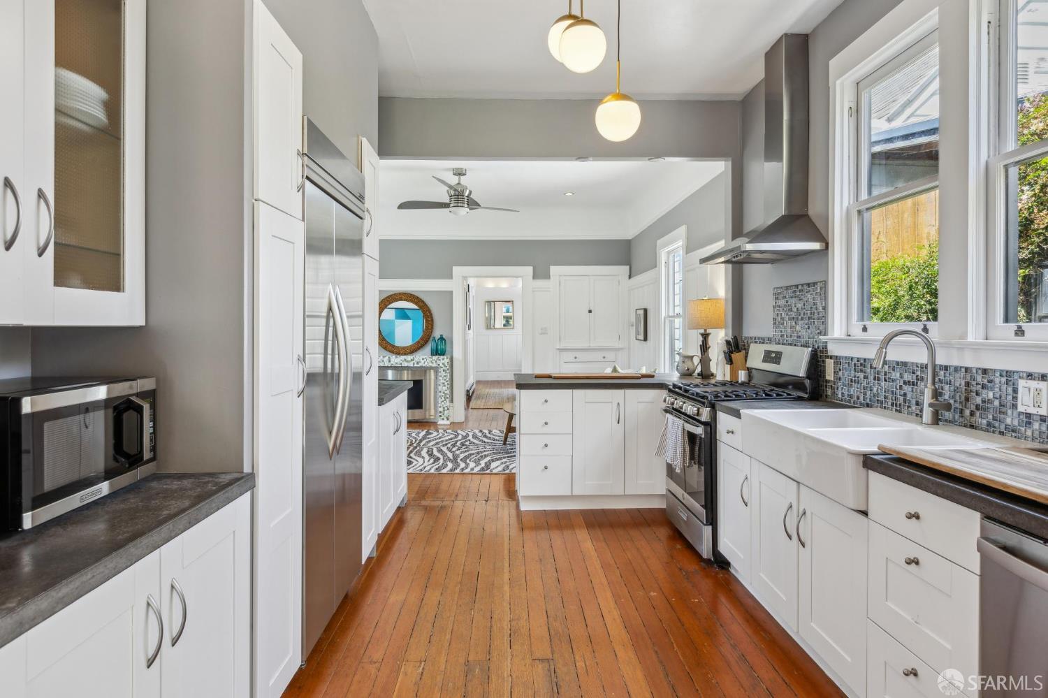 Detail Gallery Image 10 of 46 For 102 Santa Marina St, San Francisco,  CA 94110 - 4 Beds | 3 Baths