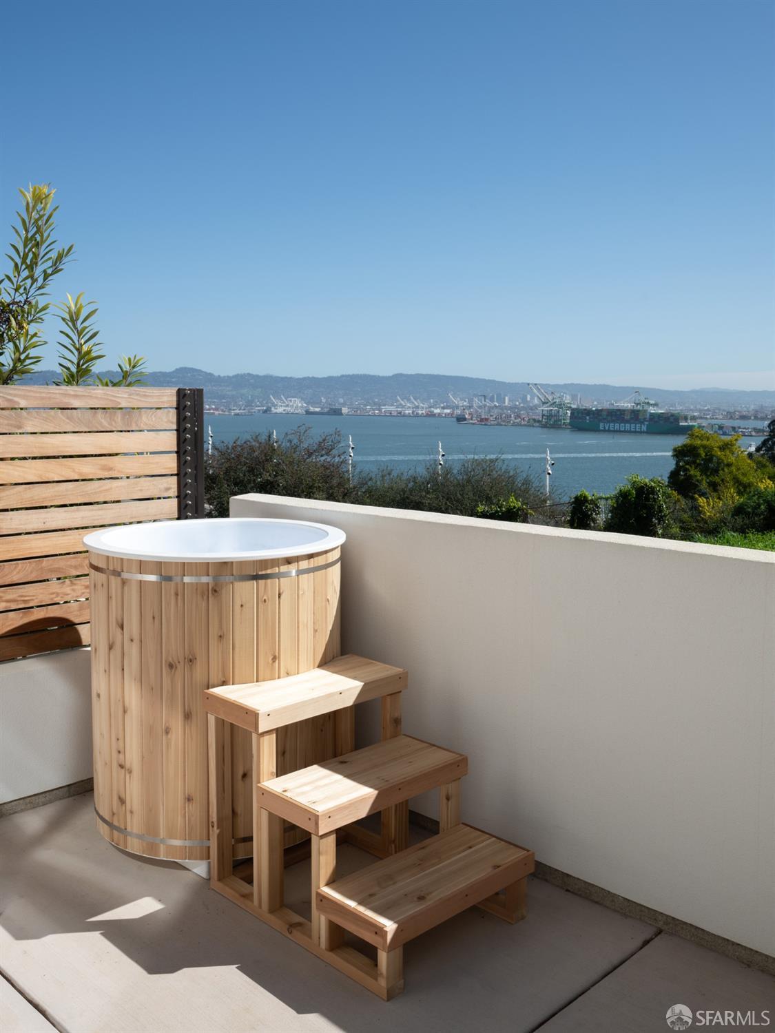 Detail Gallery Image 20 of 51 For 38 Meadow Dr #5,  San Francisco,  CA 94130 - 2 Beds | 2/1 Baths