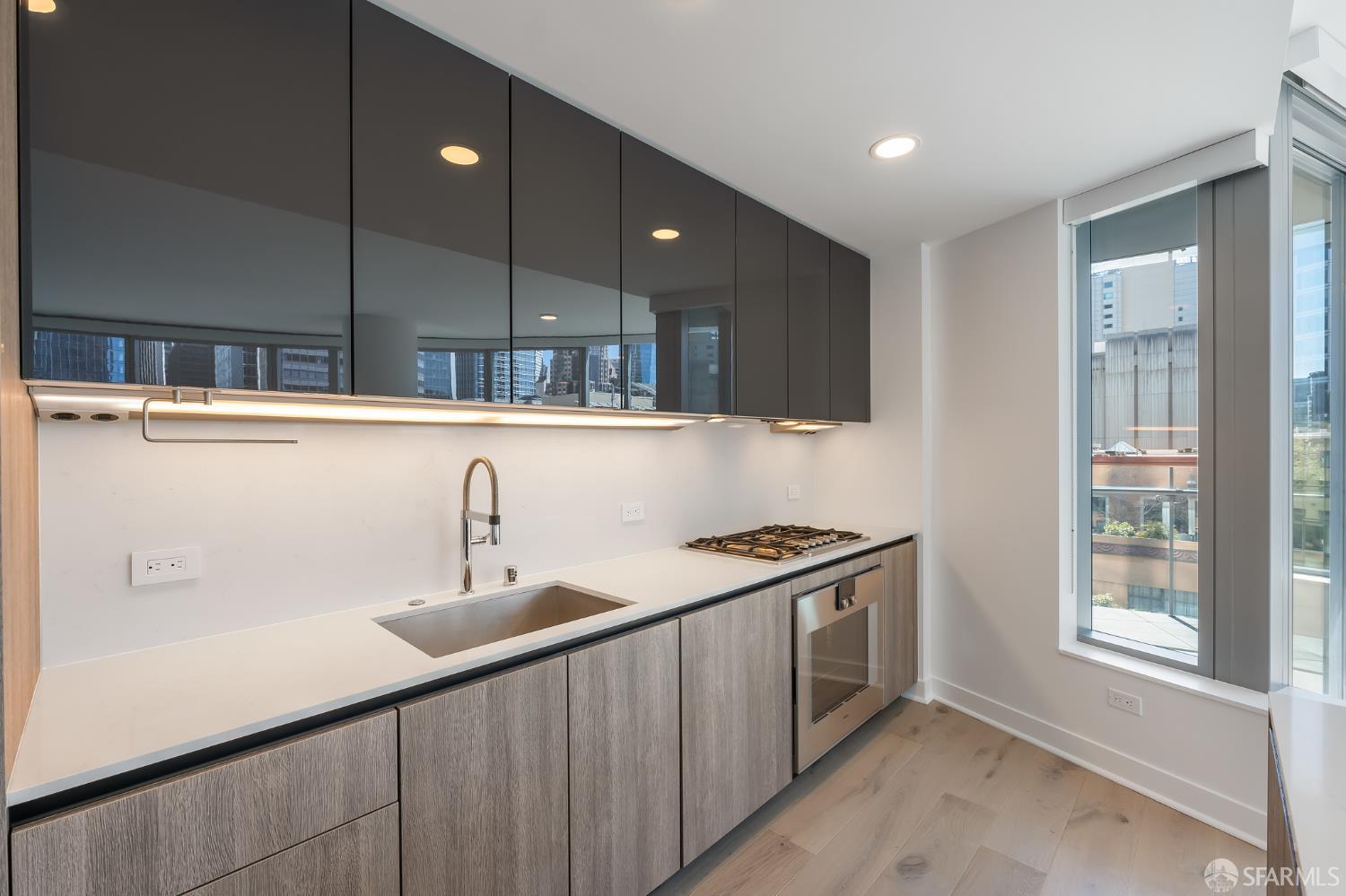Detail Gallery Image 13 of 51 For 201 Folsom St 8a,  San Francisco,  CA 94105 - 2 Beds | 2 Baths