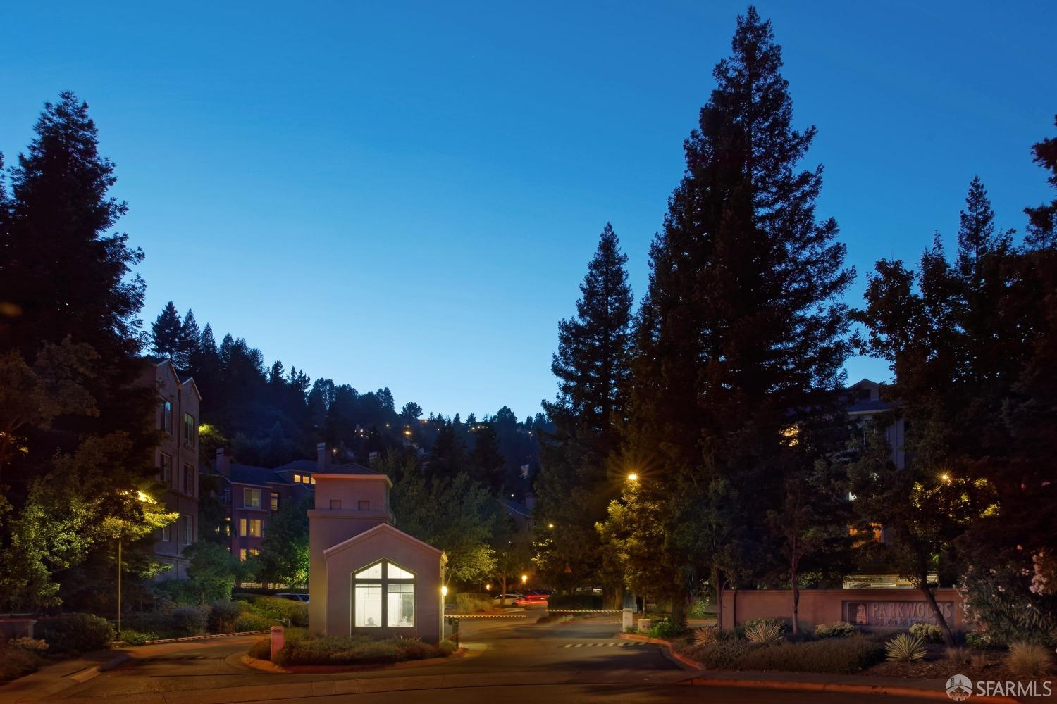 Detail Gallery Image 32 of 33 For 320 Caldecott Ln #116,  Oakland,  CA 94618 - 1 Beds | 1 Baths