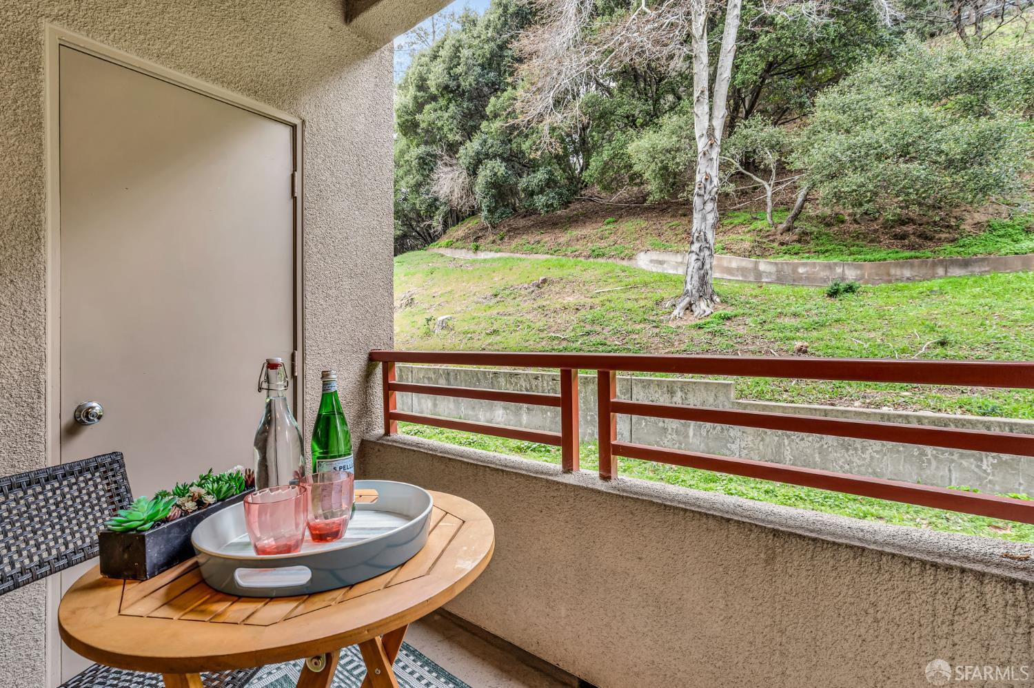 Detail Gallery Image 24 of 33 For 320 Caldecott Ln #116,  Oakland,  CA 94618 - 1 Beds | 1 Baths