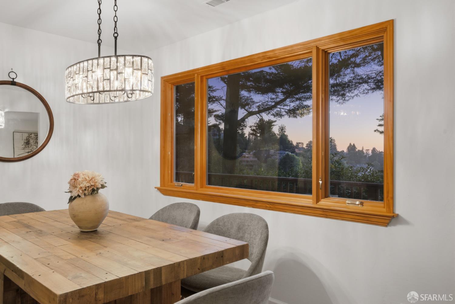 Detail Gallery Image 17 of 85 For 8440 Skyline Blvd, Oakland,  CA 94611 - 5 Beds | 3/1 Baths