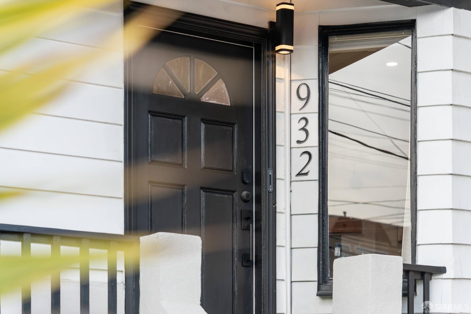 Detail Gallery Image 4 of 90 For 932 Silliman St, San Francisco,  CA 94134 - 3 Beds | 2/1 Baths