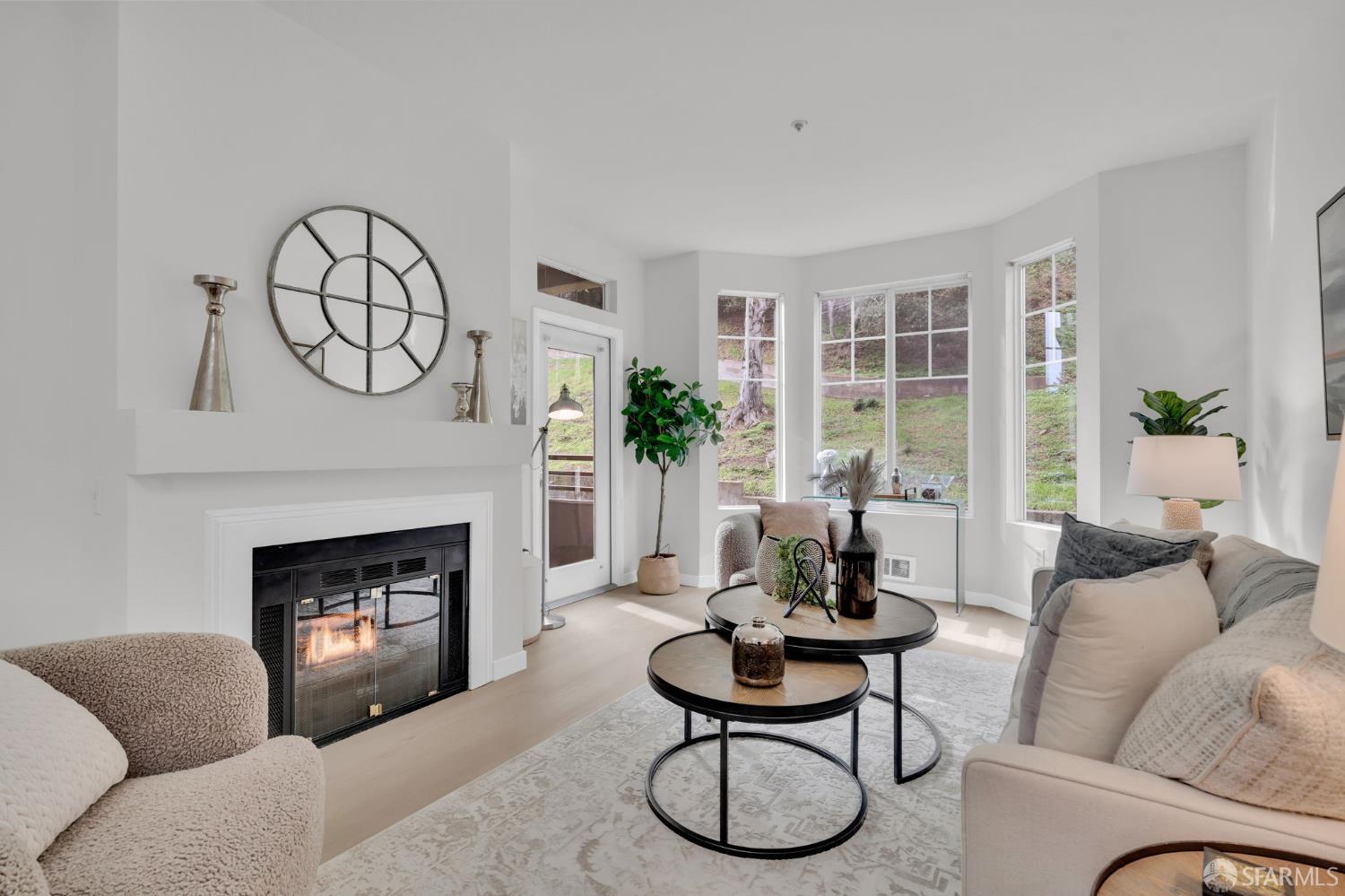 Detail Gallery Image 13 of 33 For 320 Caldecott Ln #116,  Oakland,  CA 94618 - 1 Beds | 1 Baths