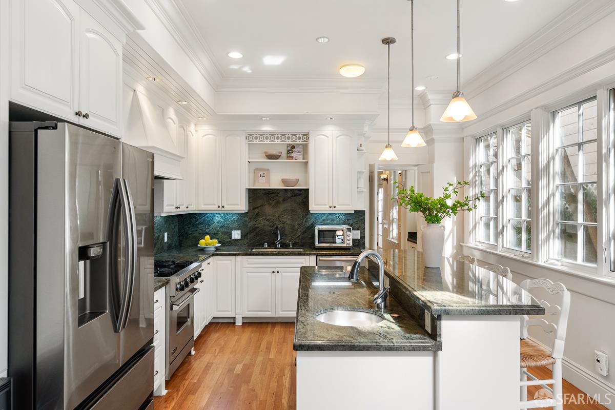 Detail Gallery Image 32 of 87 For 1705 Gough St, San Francisco,  CA 94109 - 3 Beds | 2/1 Baths