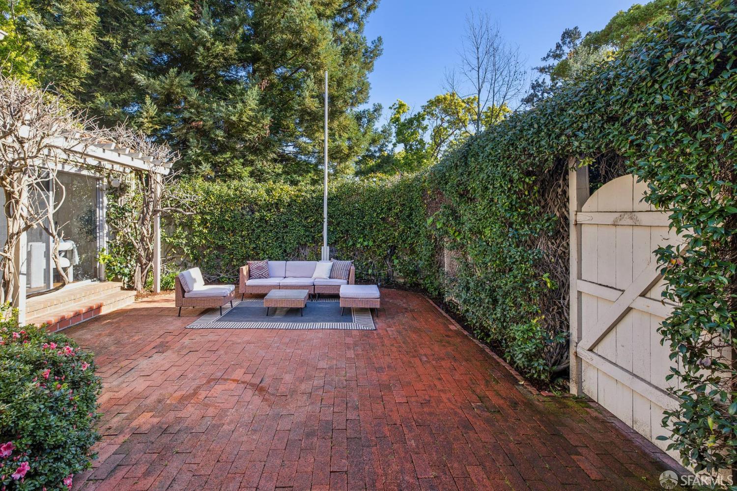 Detail Gallery Image 38 of 43 For 325 Yale Rd, Menlo Park,  CA 94025 - 2 Beds | 1/1 Baths