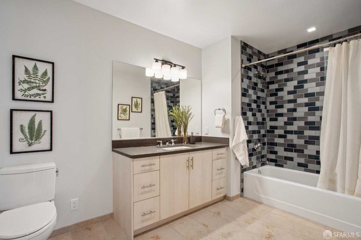 Detail Gallery Image 29 of 50 For 1731 Powell St #303,  San Francisco,  CA 94133 - 2 Beds | 2/1 Baths