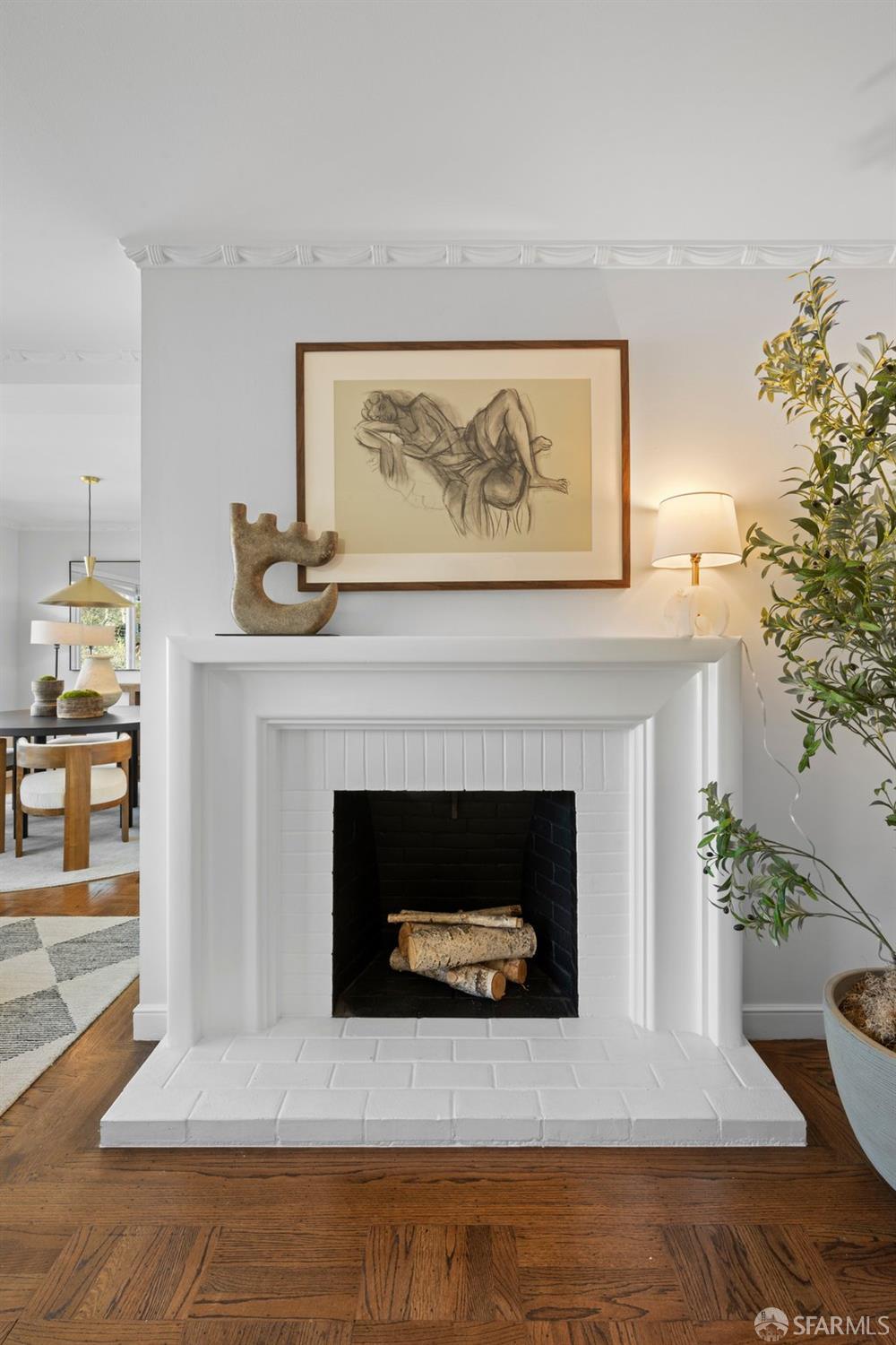 Detail Gallery Image 4 of 22 For 223 Evelyn Way, San Francisco,  CA 94127 - 3 Beds | 2 Baths