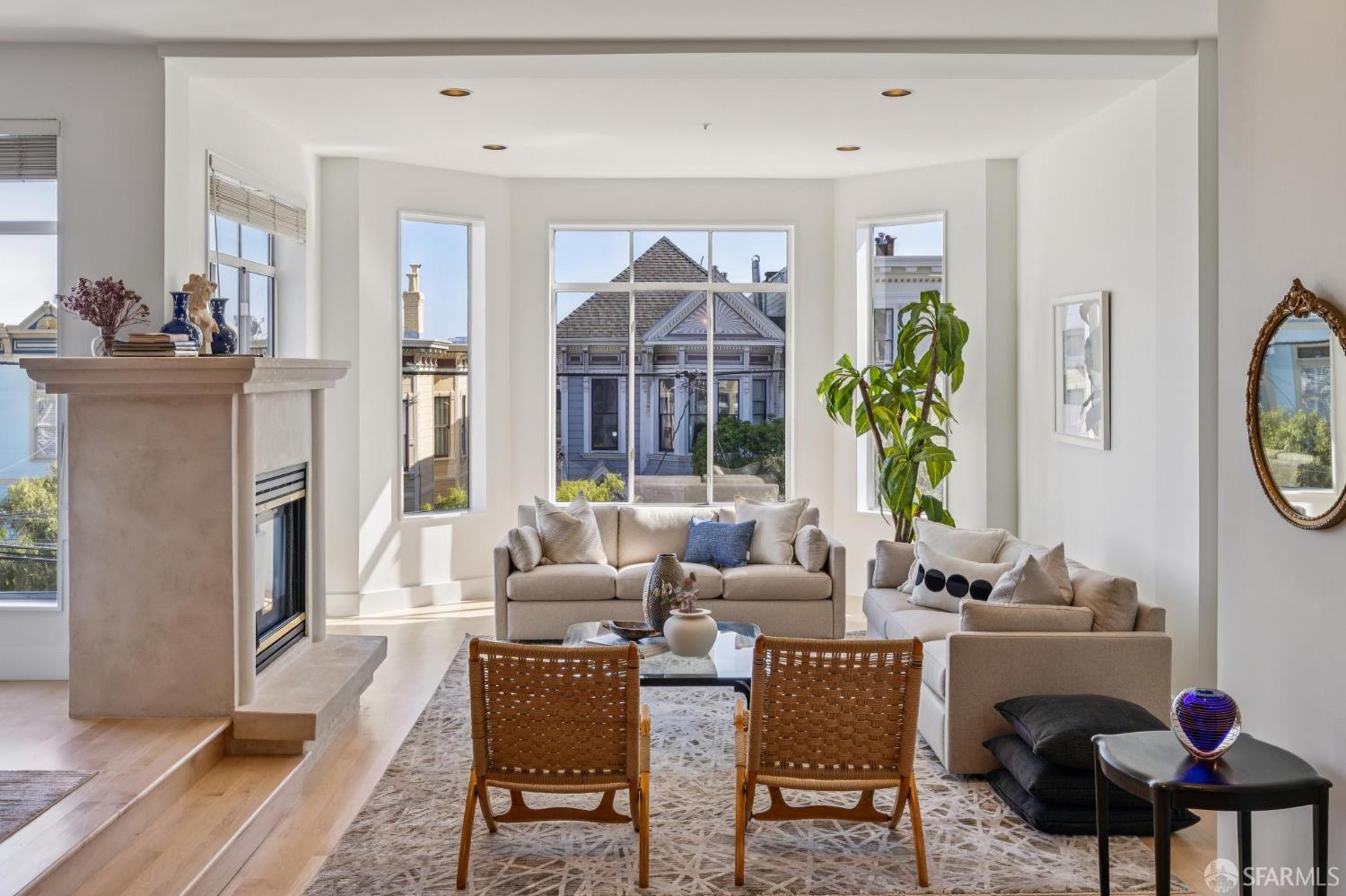 Photo #4: 426110349 Listing: Photo #4