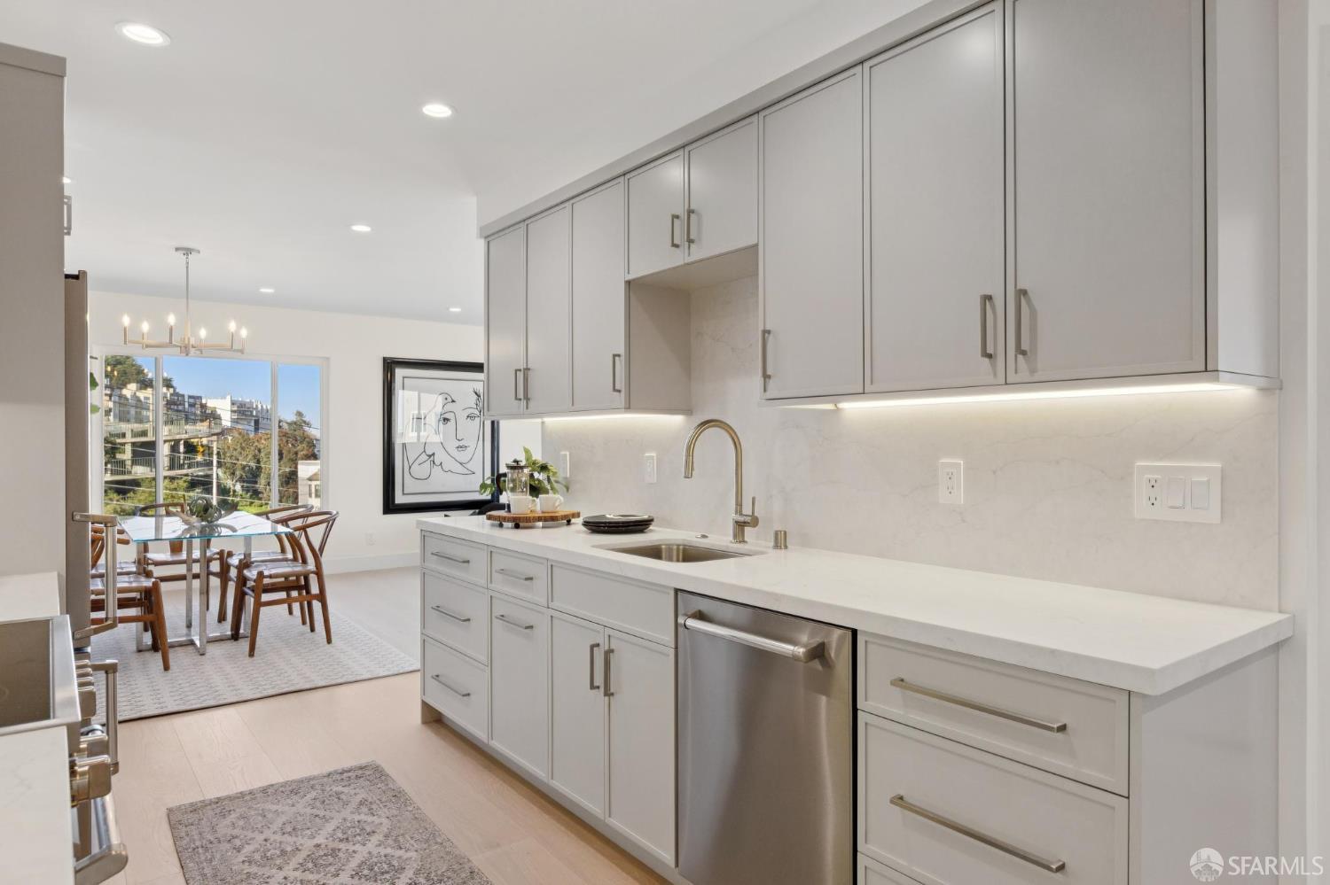 Detail Gallery Image 17 of 34 For 505 Grand View Ave #2,  San Francisco,  CA 94114 - 2 Beds | 2 Baths