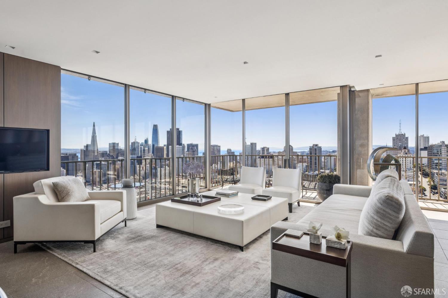 Detail Gallery Image 6 of 78 For 999 Green St #2404,  San Francisco,  CA 94133 - 2 Beds | 2 Baths