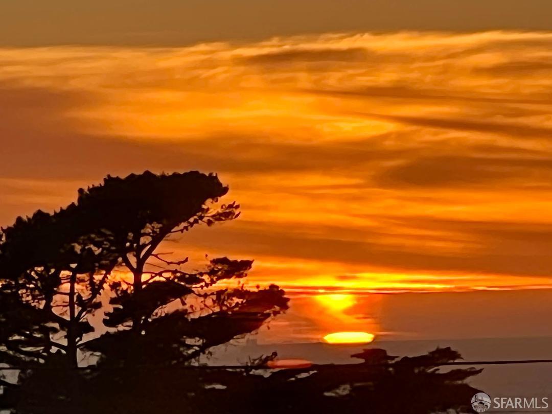 Detail Gallery Image 4 of 70 For 2100 34th Ave, San Francisco,  CA 94116 - 4 Beds | 3 Baths