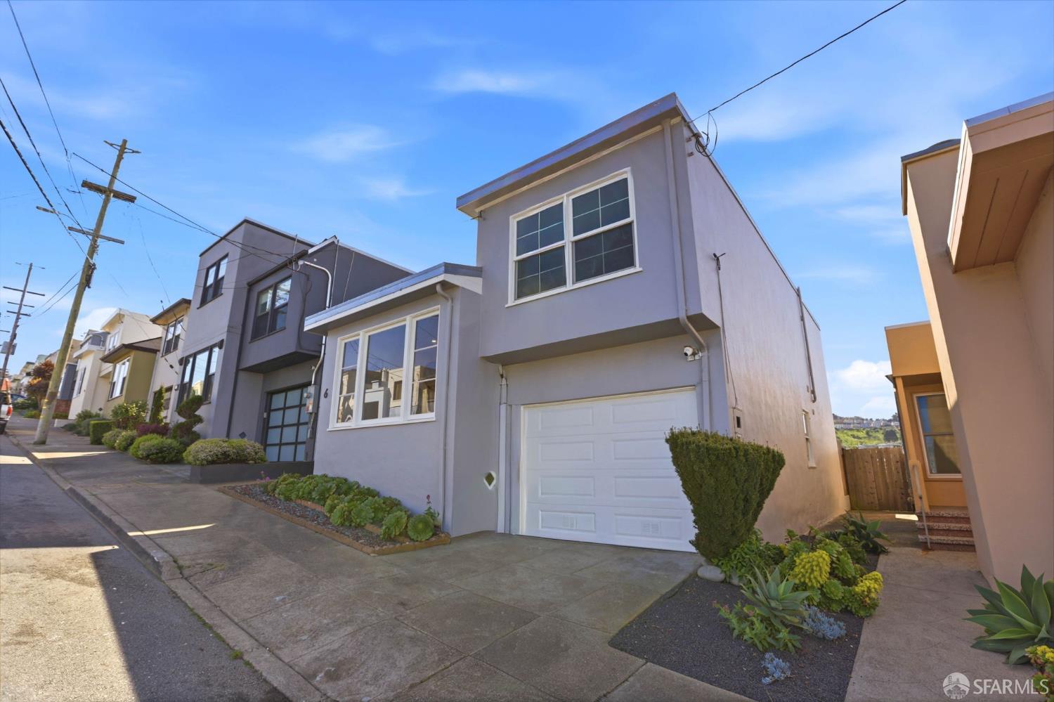 Detail Gallery Image 3 of 42 For 6 Lapham Way, San Francisco,  CA 94112 - 3 Beds | 2 Baths