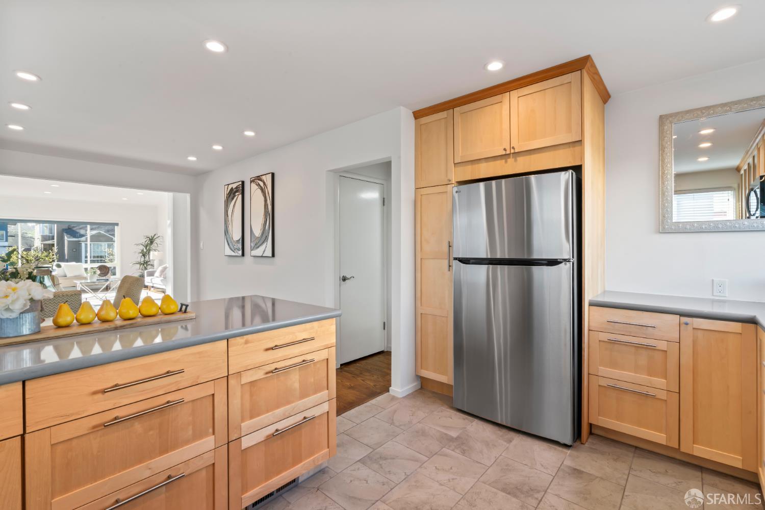 Detail Gallery Image 7 of 29 For 32 Lake Forest Dr, Daly City,  CA 94015 - 2 Beds | 2 Baths