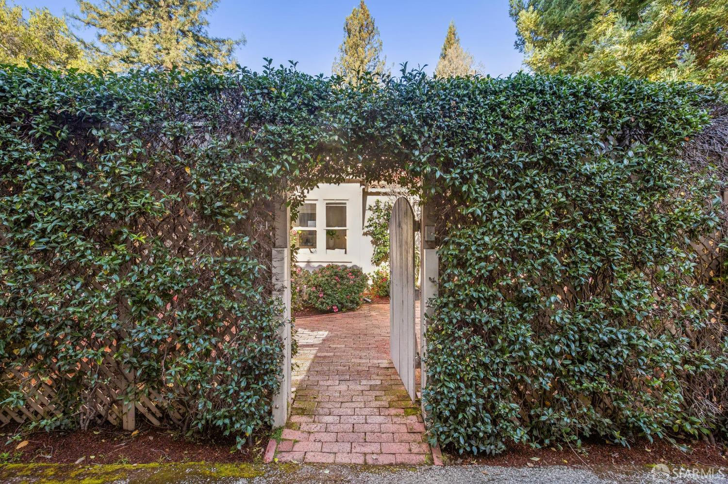 Detail Gallery Image 34 of 43 For 325 Yale Rd, Menlo Park,  CA 94025 - 2 Beds | 1/1 Baths