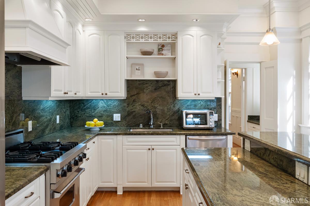 Detail Gallery Image 33 of 87 For 1705 Gough St, San Francisco,  CA 94109 - 3 Beds | 2/1 Baths