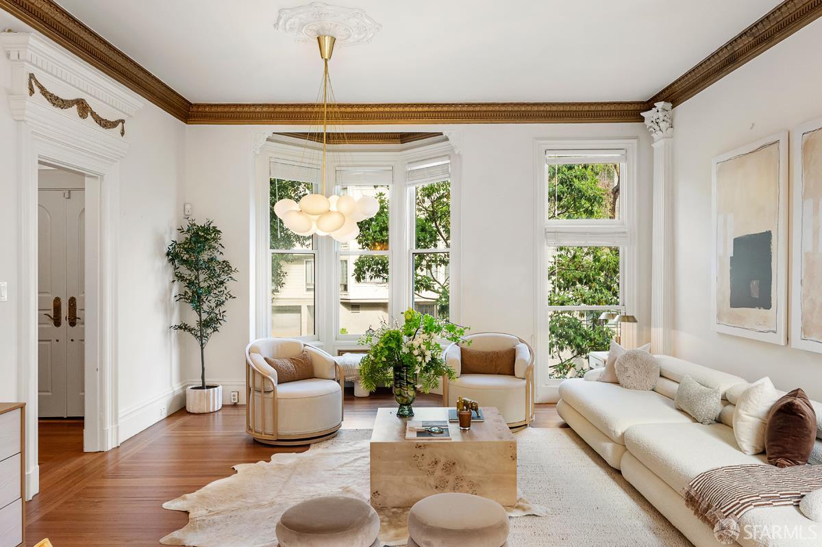 Detail Gallery Image 4 of 87 For 1705 Gough St, San Francisco,  CA 94109 - 3 Beds | 2/1 Baths