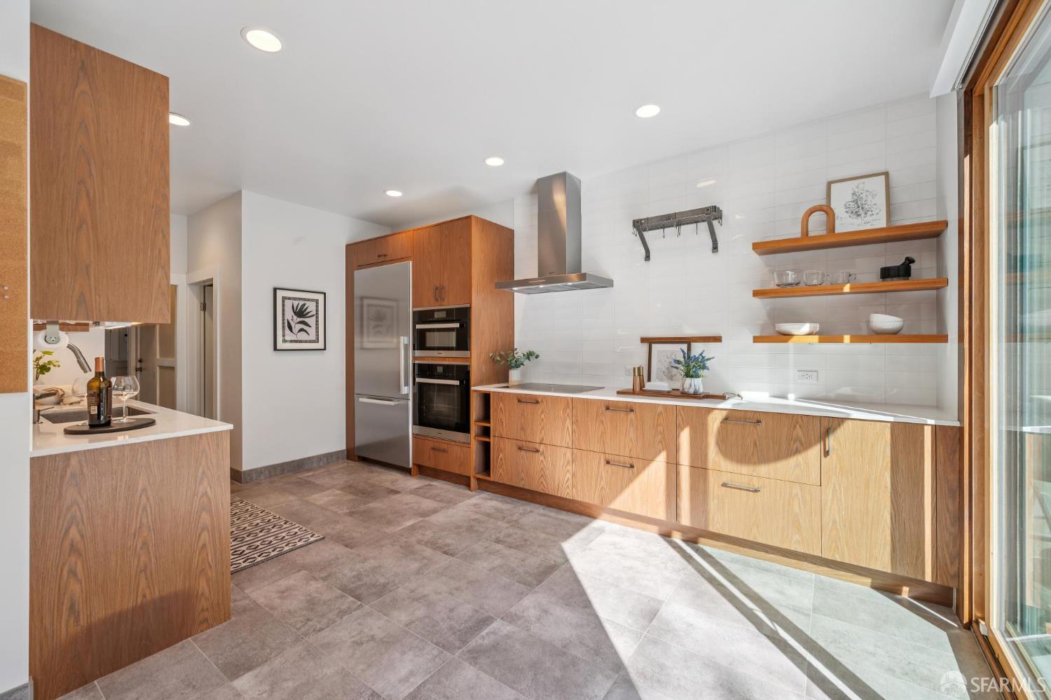 Detail Gallery Image 23 of 84 For 931 Kirkham St, San Francisco,  CA 94122 - 3 Beds | 3 Baths