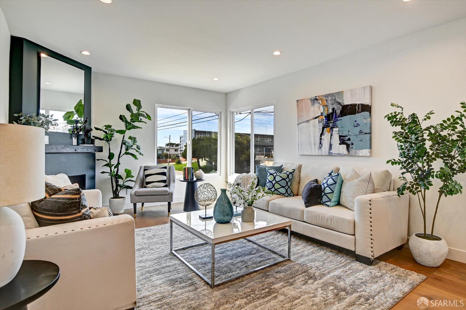 Detail Gallery Image 7 of 70 For 2100 34th Ave, San Francisco,  CA 94116 - 4 Beds | 3 Baths