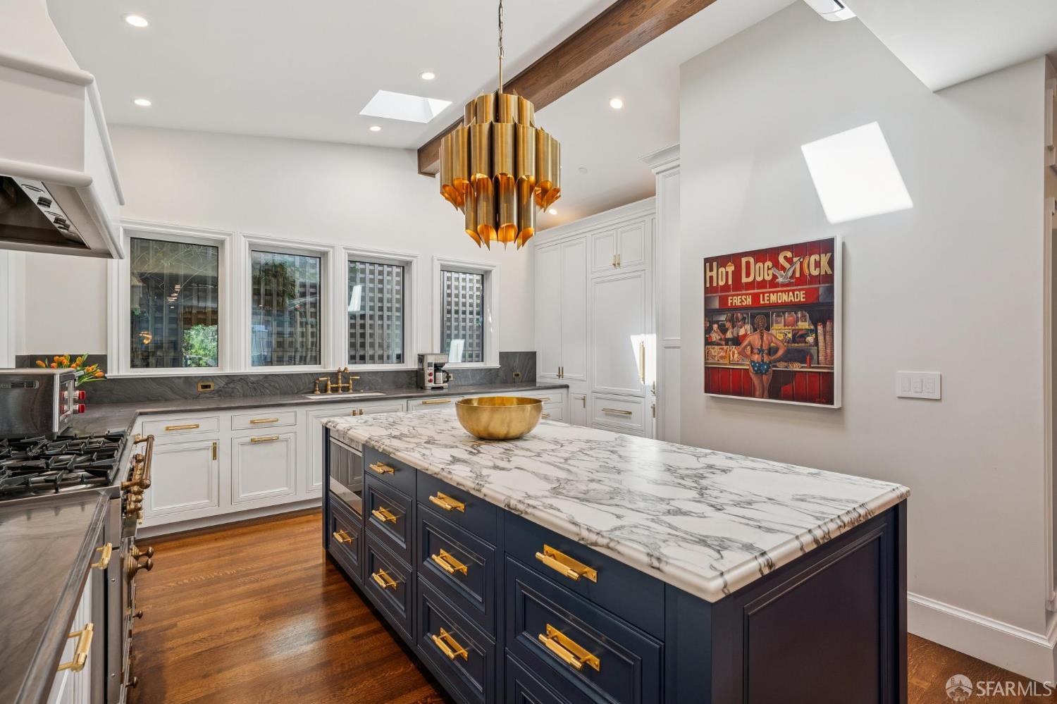 Detail Gallery Image 16 of 40 For 2523 Steiner St, San Francisco,  CA 94115 - 3 Beds | 3/1 Baths