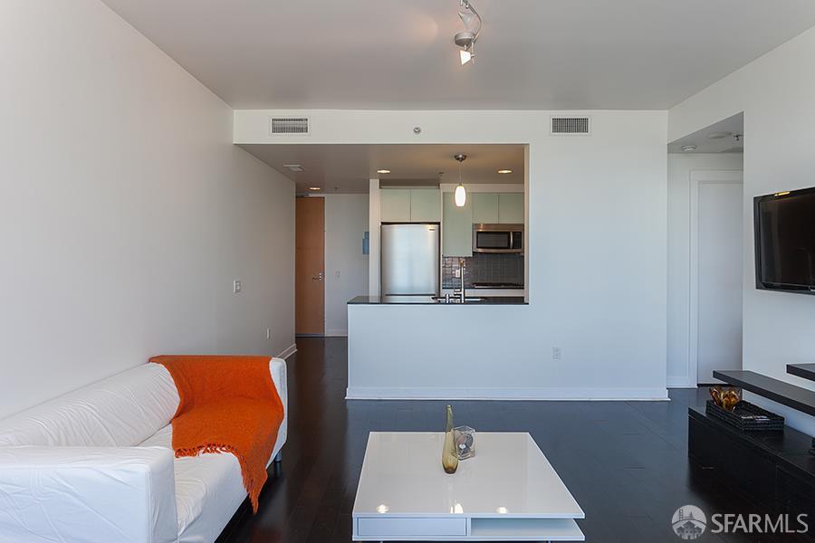 Photo #2: 426110616 Listing: Photo #2